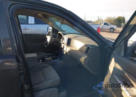 2006 Jeep Grand Cherokee Laredo z USA, uszkodzony, nr VIN 1J4HR48NX6C240416